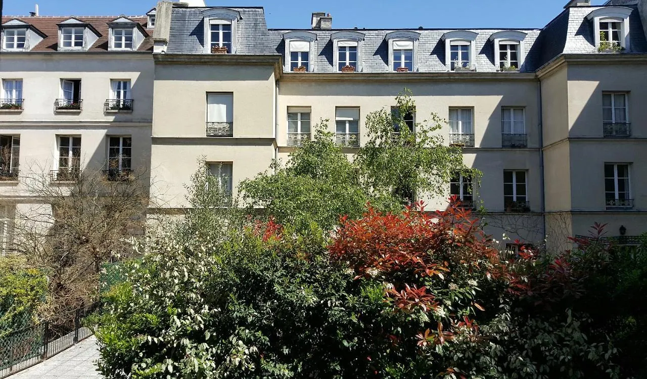 Assia & Nathalie - Luxury Marais Bed & Breakfast Paris